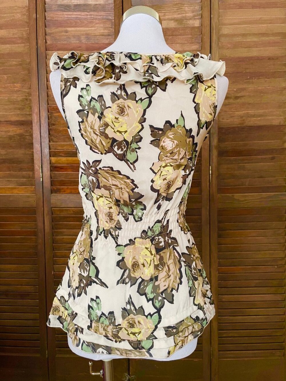 CANDIE'S BEIGE FLORAL ROSES RUFFLE SLEEVELESS DRESS SHIRT TOP BLOUSE CANDIES XS - Picture 4 of 12